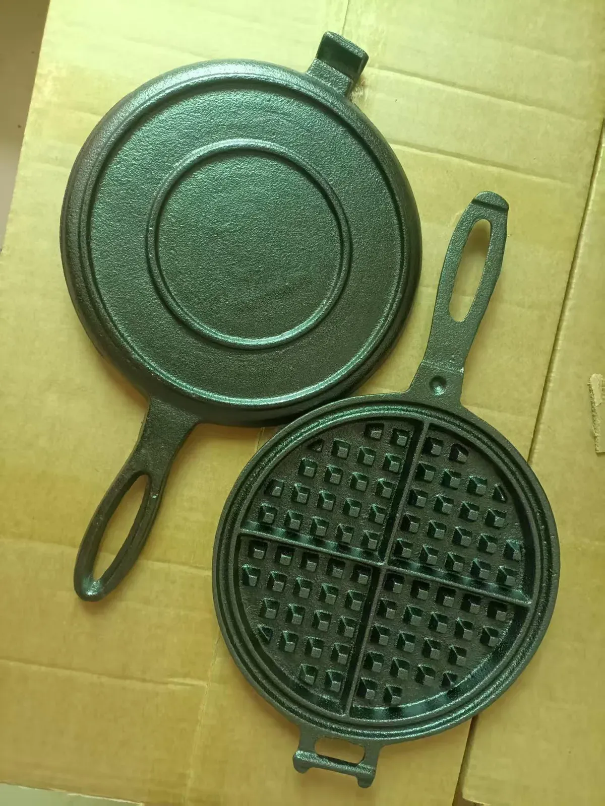 Open round cast iron waffle maker for wholesale supply