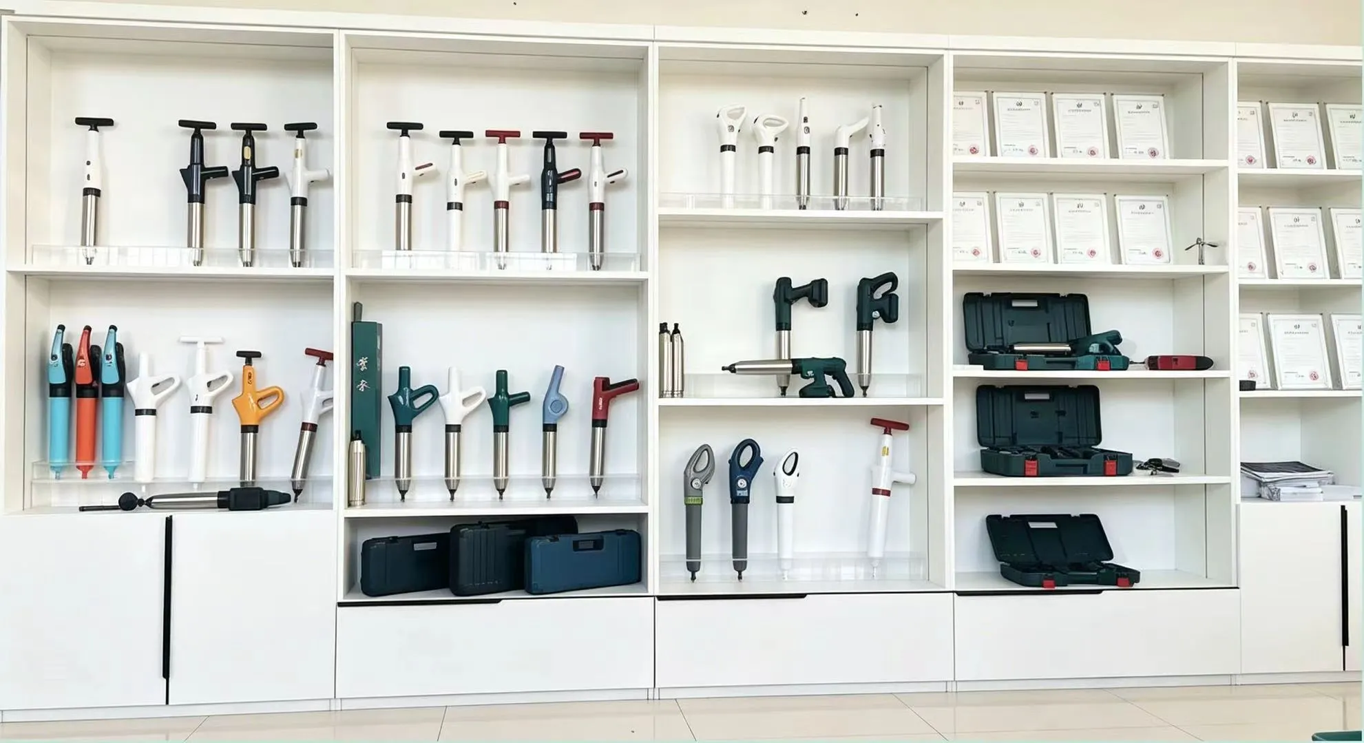 Wancomee drain-cleaning tool showroom and product range