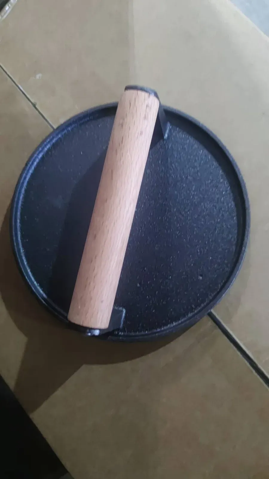Round cast iron grill press with wooden handle for wholesale orders