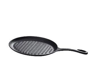 Z-022 oval ribbed cooking surface, shallow rim and integral long handle