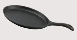 Z-087 smooth oval cooking surface, shallow rim and integral long handle