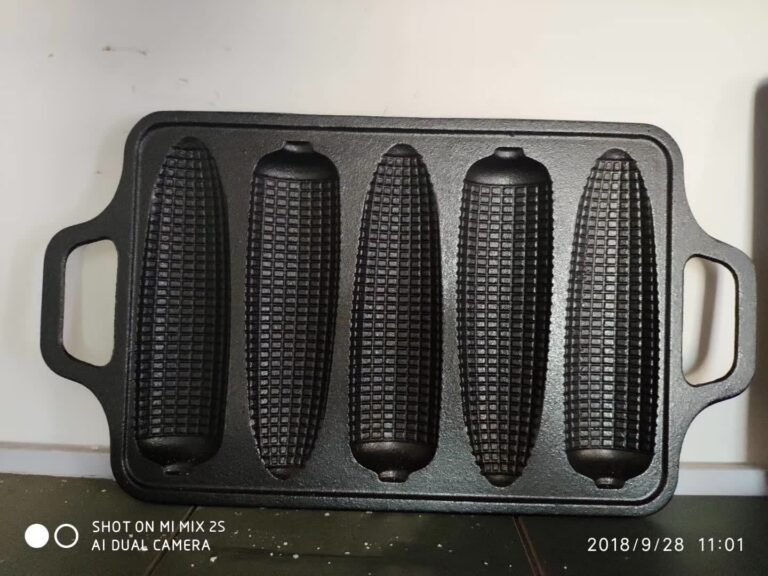 WC-CI506 five-cavity cast iron cornbread pan with side handles